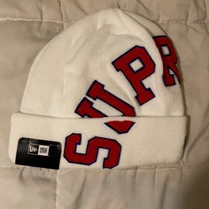 Supreme x new era beanie